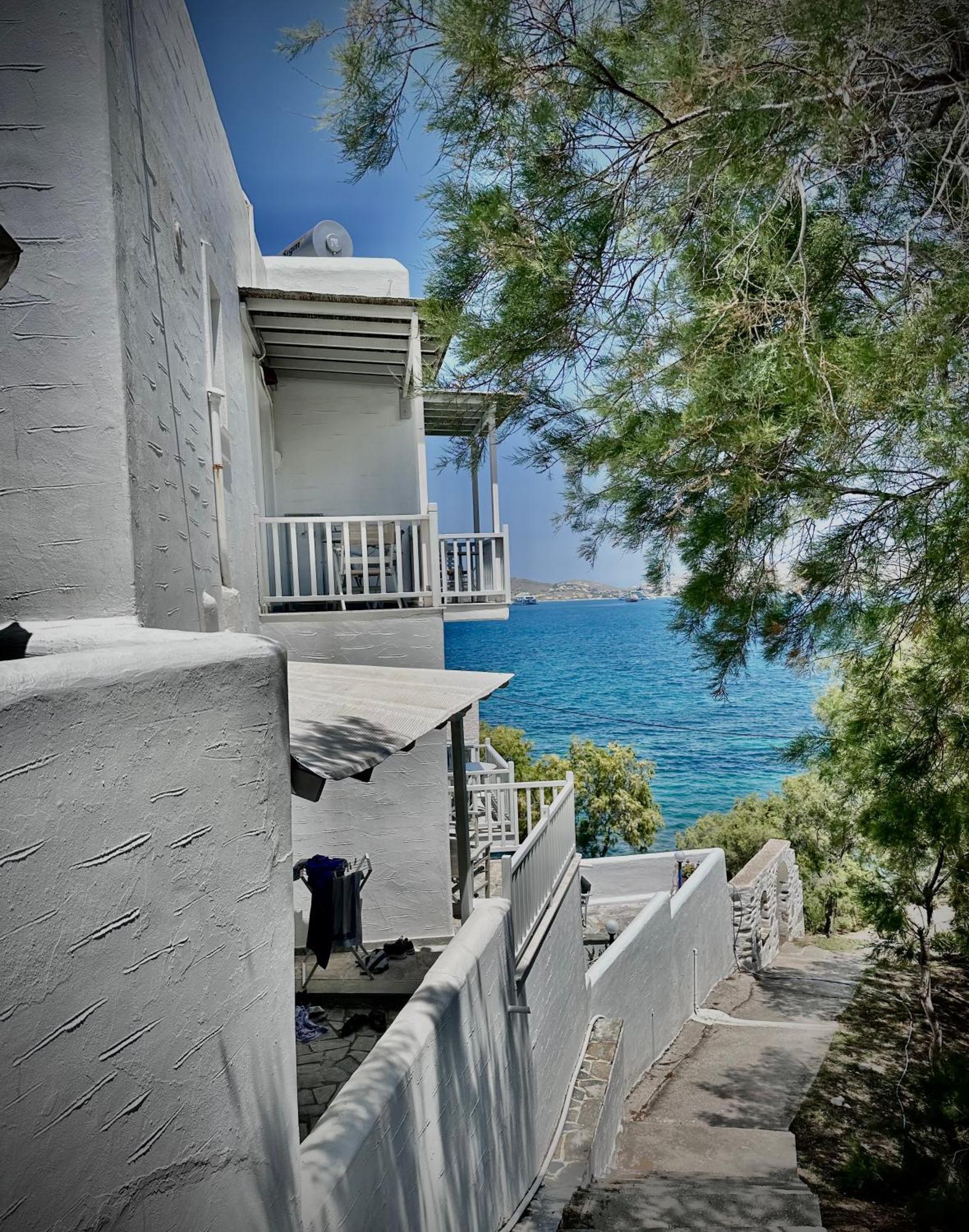 Nostos * Parikia (Paros)